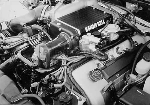 Fig. 18-3: Ford Cobra setup with an Autorotor twin-screw supercharger.